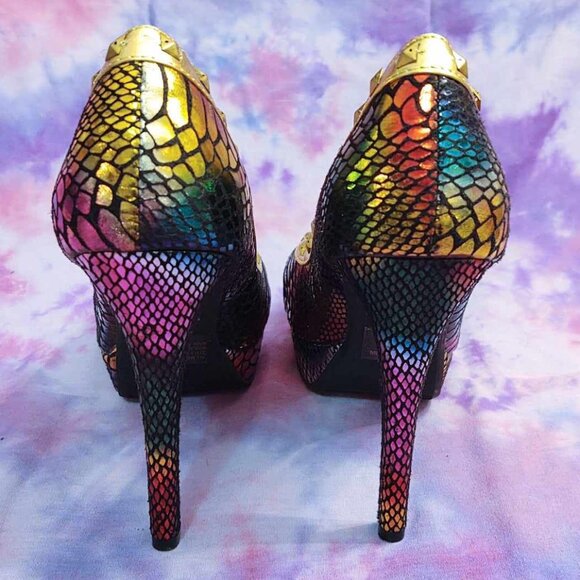 NWOT Wild Rose Gold Studded Rainbow Snake Print Peep Toe Stilettos: 7 - Picture 5 of 6